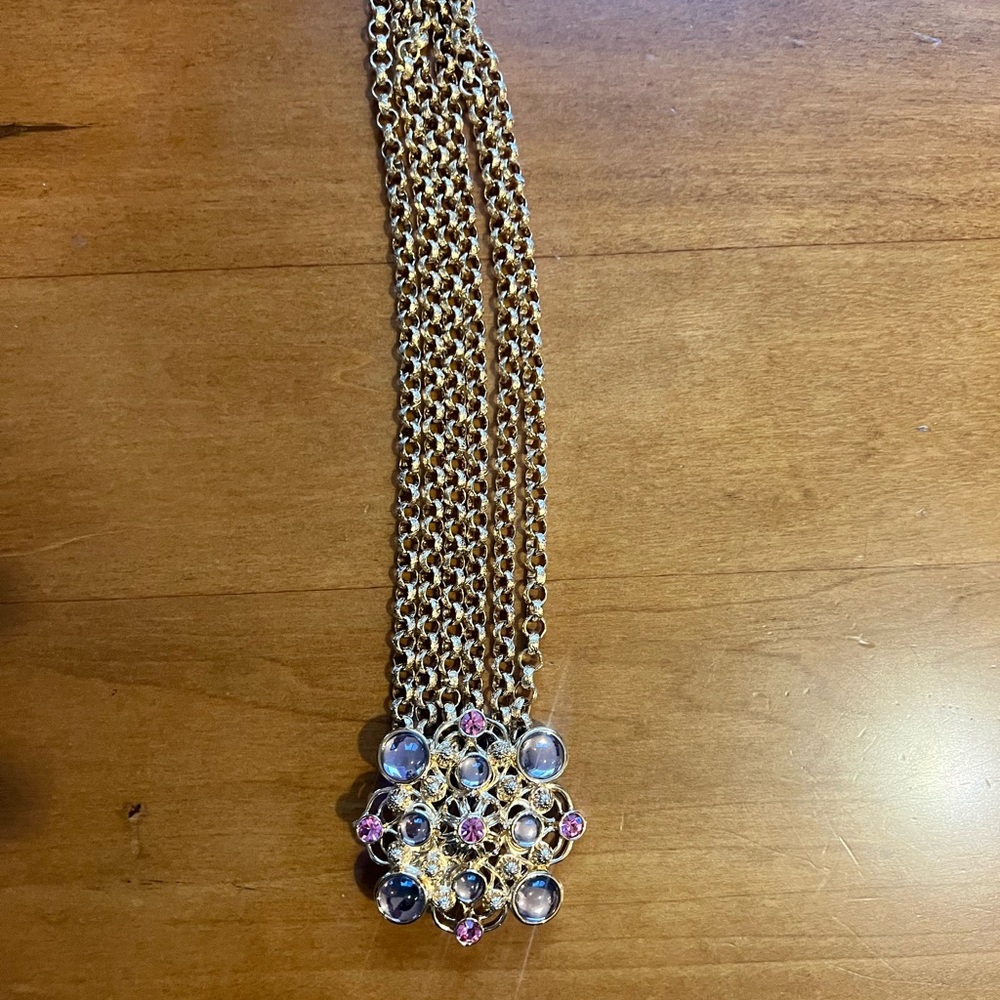 Avon Elegant Gold and Pink Necklace